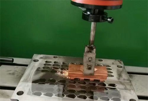 電火花機(jī)加工 電火花機(jī)加工